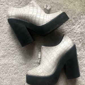 Jeffrey Campbell Platform Oxfords Size 6